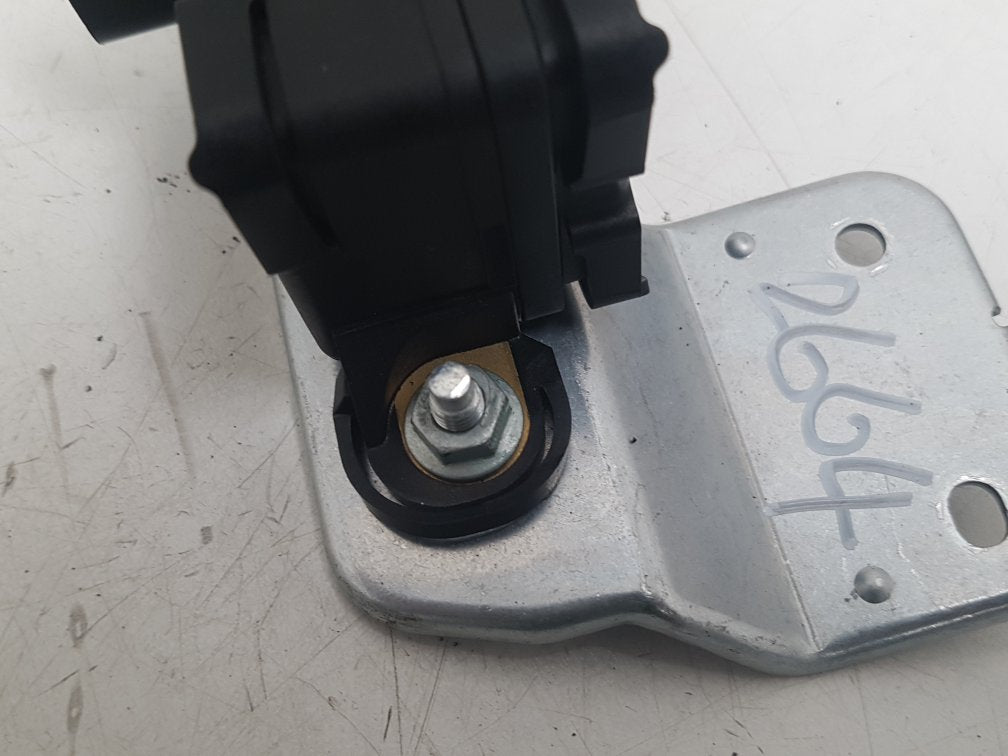 2004-2007 Volvo V50 V70 S60 Yaw Rate Sensor 30667843