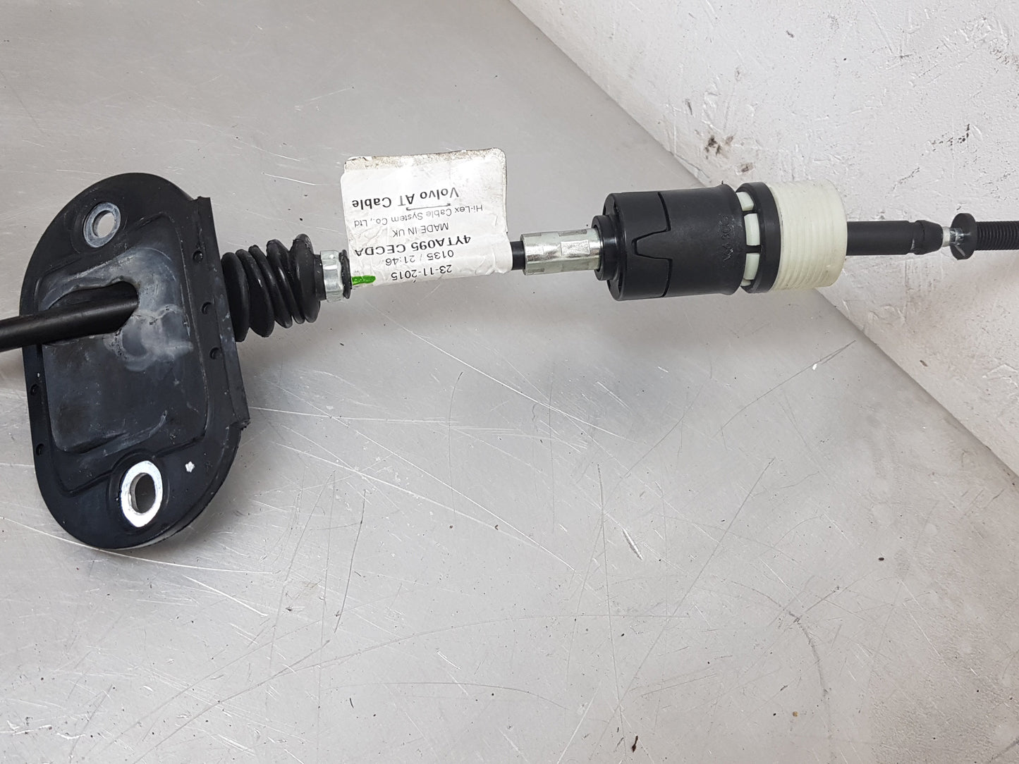 2014-2018 Volvo S80 V70 Gear Shifter Cable Set 31367929