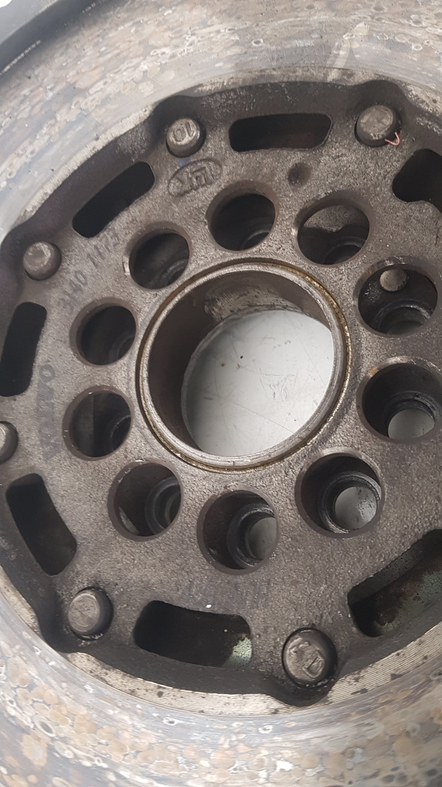 2012-2015 Volvo V40 Dual Mass Flywheel 31401173