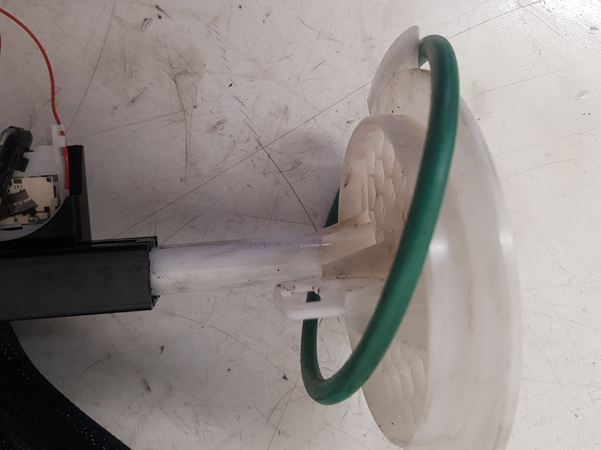 2008-2013 Volvo XC60 V60 D5 2.4 Diesel Fuel Pump 31274669 — Genuine OEM