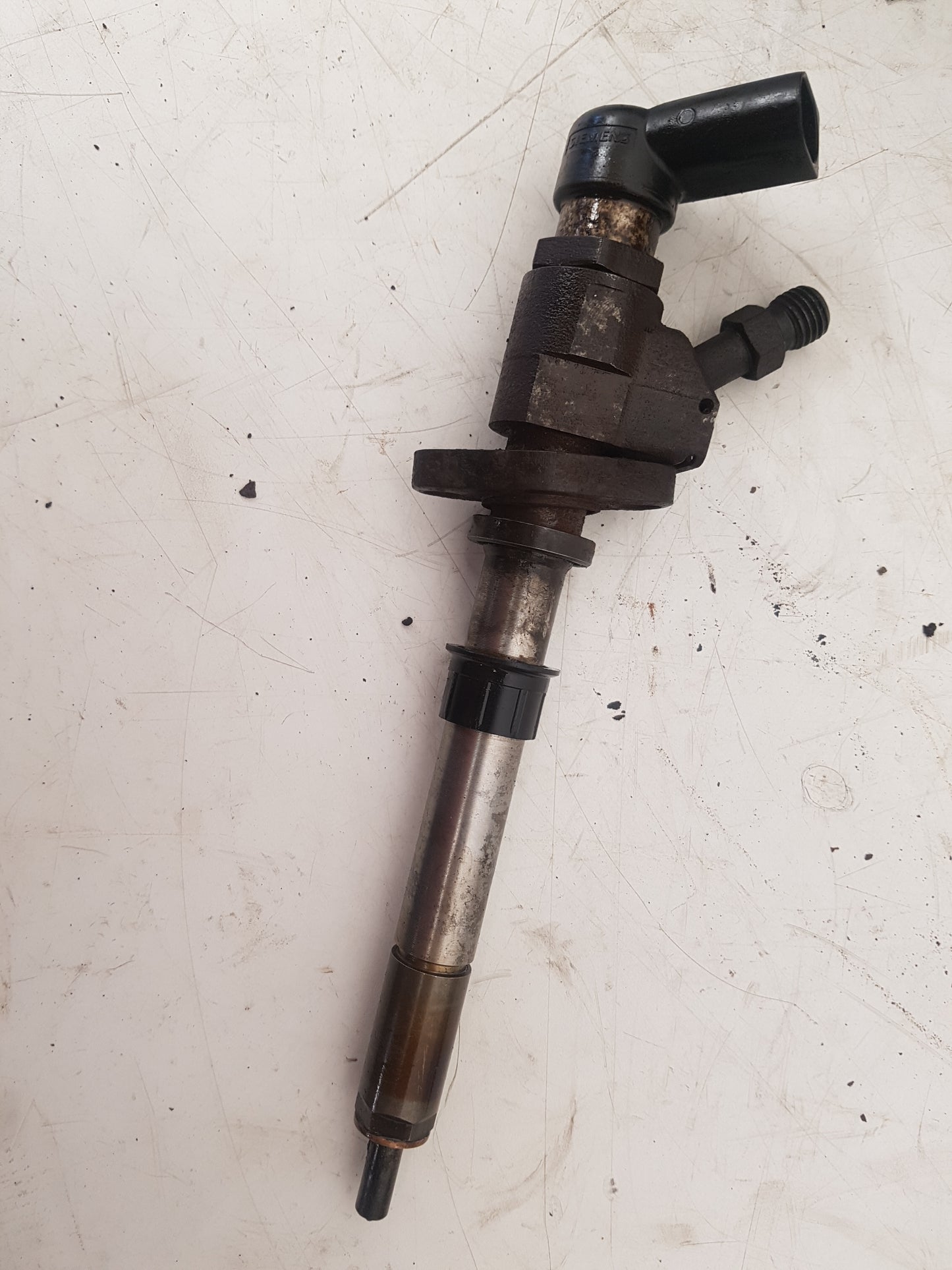 2004-2010 Volvo C30 S40 V50 C70 2.0D Fuel Injector 9657144580