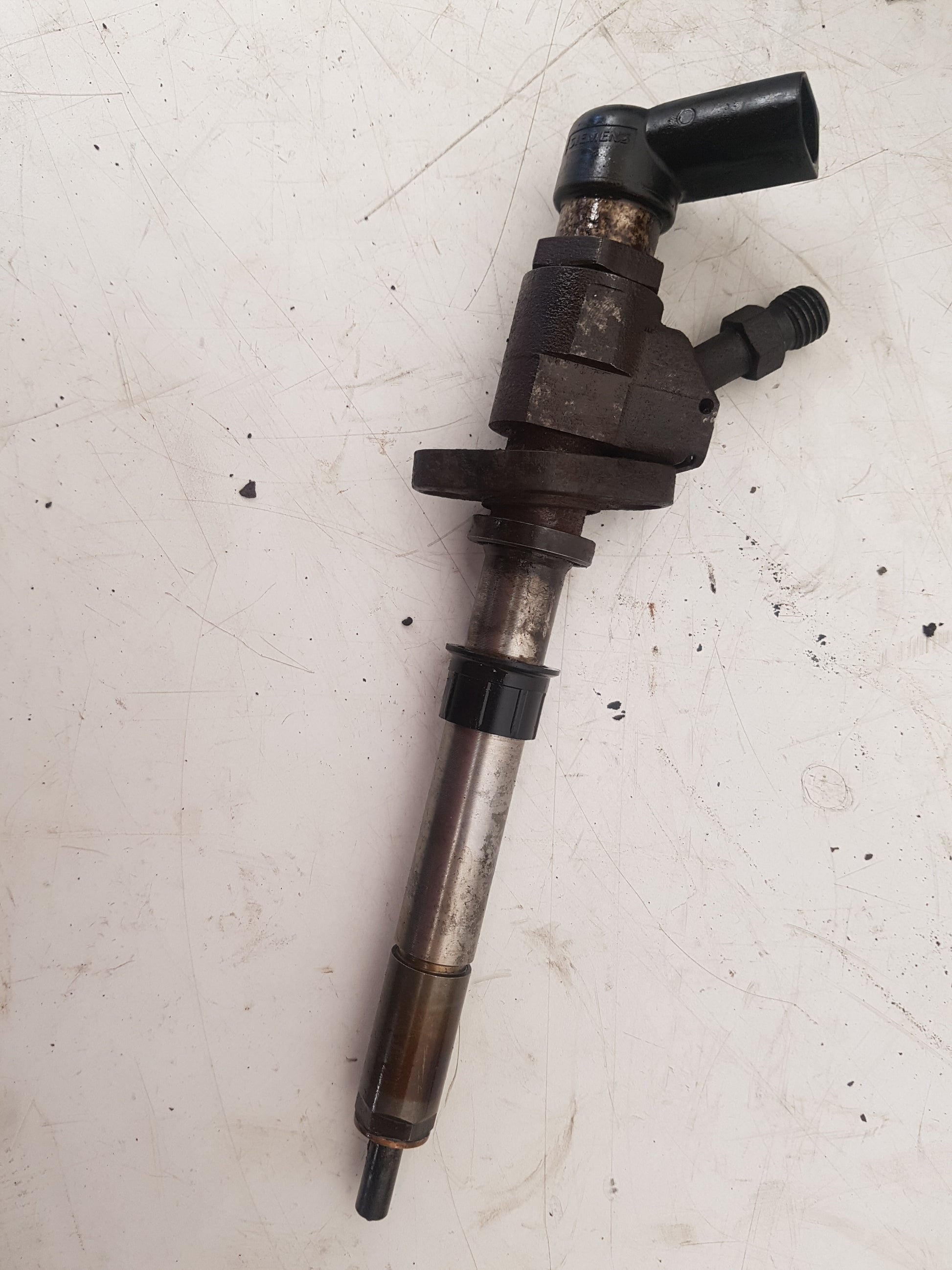 2004-2010 Volvo C30 S40 V50 C70 2.0D Fuel Injector 9657144580