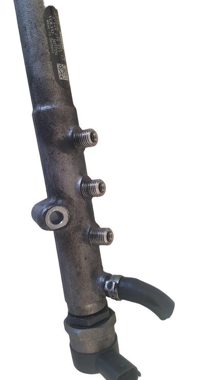 2003-2014 Volvo XC90 D5 Fuel Injection Rail 30777554 0445215023