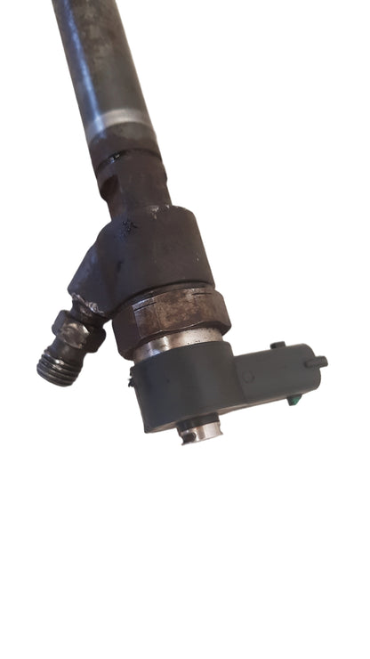 2006-2010 Volvo XC90 D5 Fuel Injector 30750283 — Genuine 2.4 Diesel
