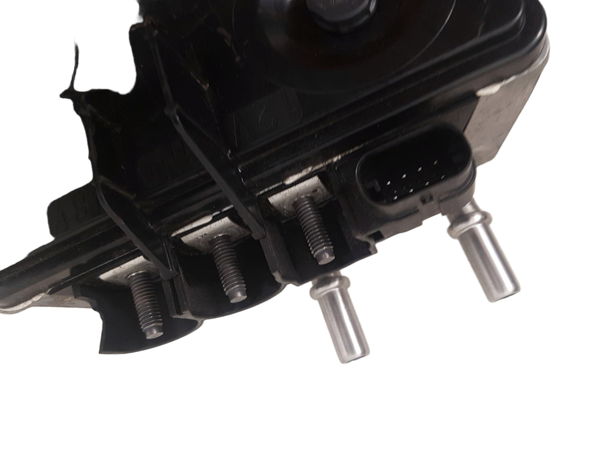 Volvo V90 Voltage Converter 32301317 — photo 3