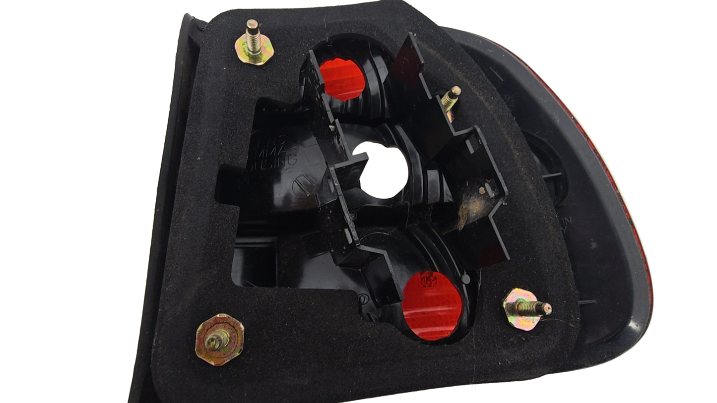 30621887 Volvo V40 Estate Rear Left Passenger Light Assembly 2000-2004 1587cc Petrol