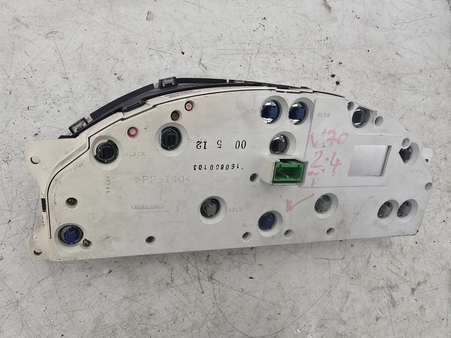 9499669 Volvo V70 S60 Instrument Cluster Speedo Clocks 2000-2004 Genuine