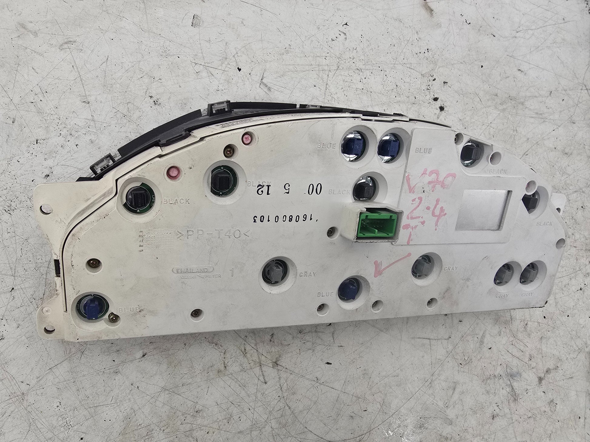 9499669 Volvo V70 S60 Instrument Cluster Speedo Clocks 2000-2004 Genuine