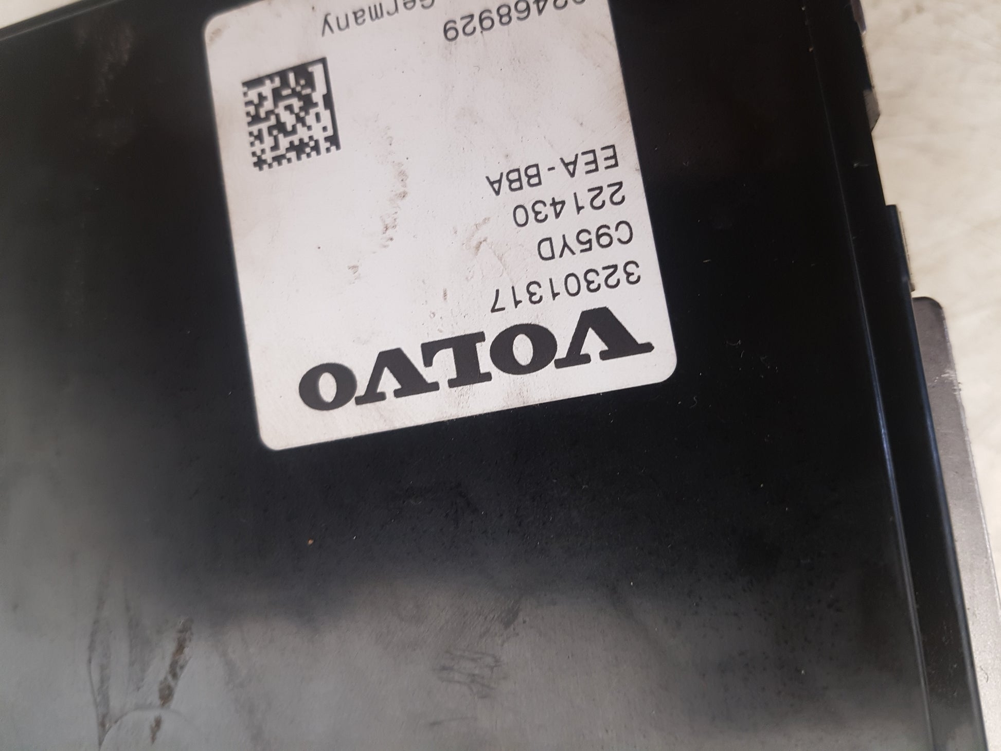 Volvo V90 Voltage Converter 32301317 — photo 4