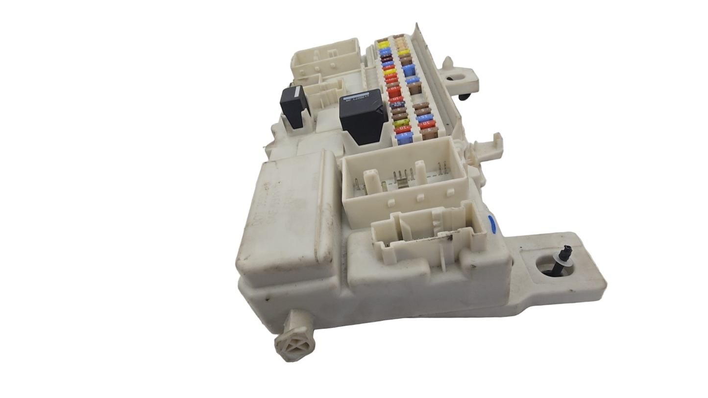 31327215 Volvo S40 Central Electronic Module CEM 2004-2012 D2 1560cc Diesel — Supersedes 8690719 & More