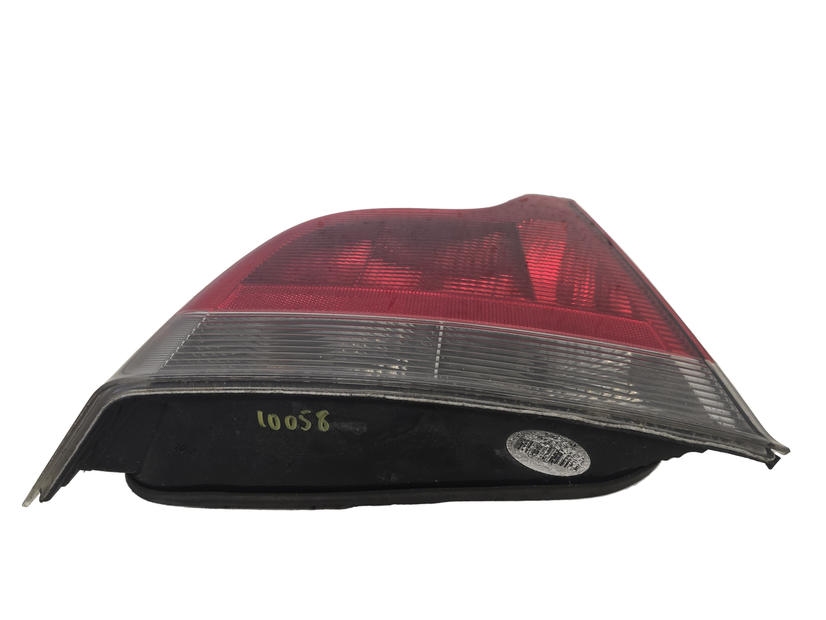 2000-2004 Volvo S60 Rear Left Brake Light 8664081 Genuine Passenger Side