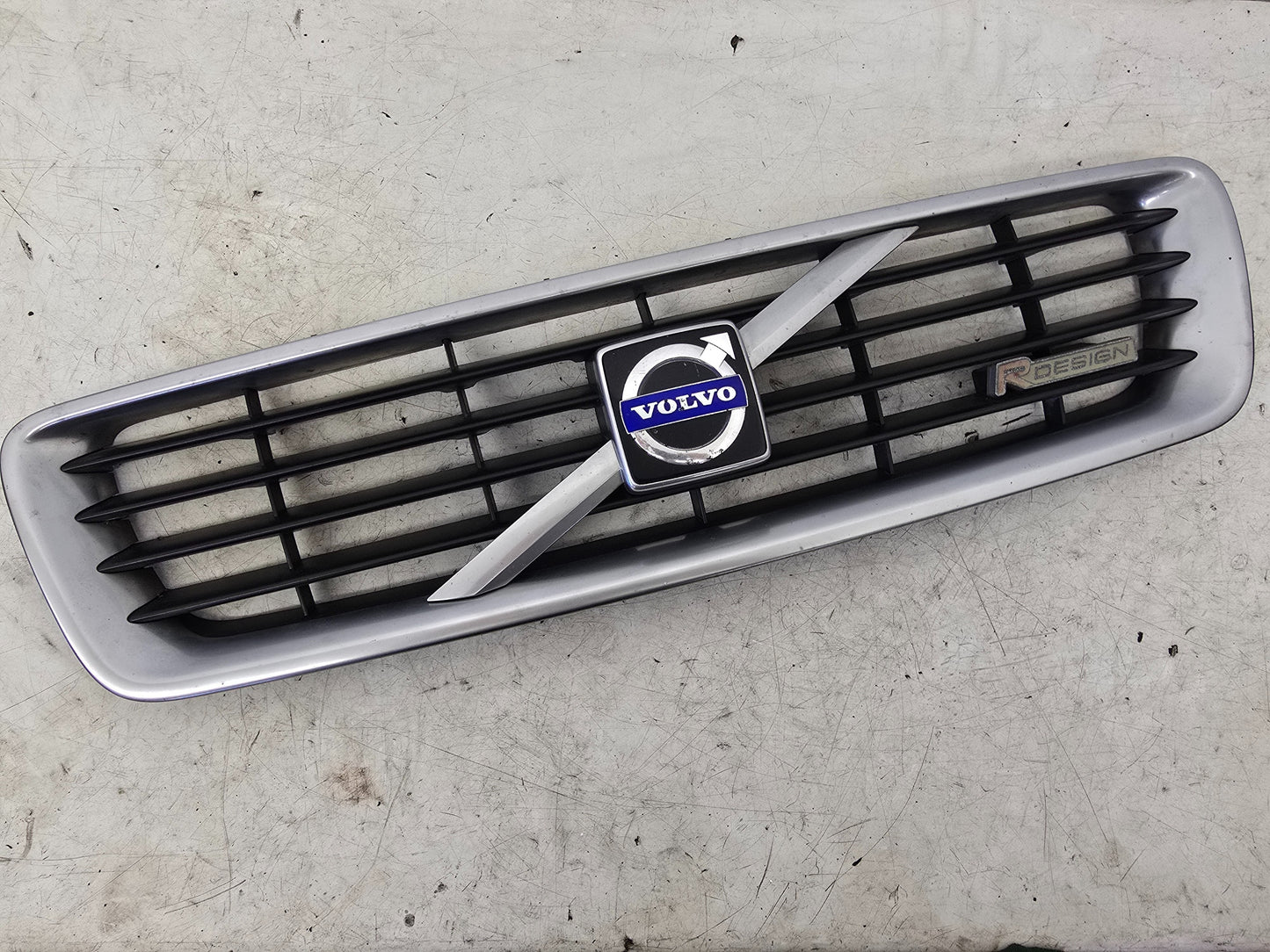 2008-2011 Volvo C30 Bumper Grille Silver 30657194