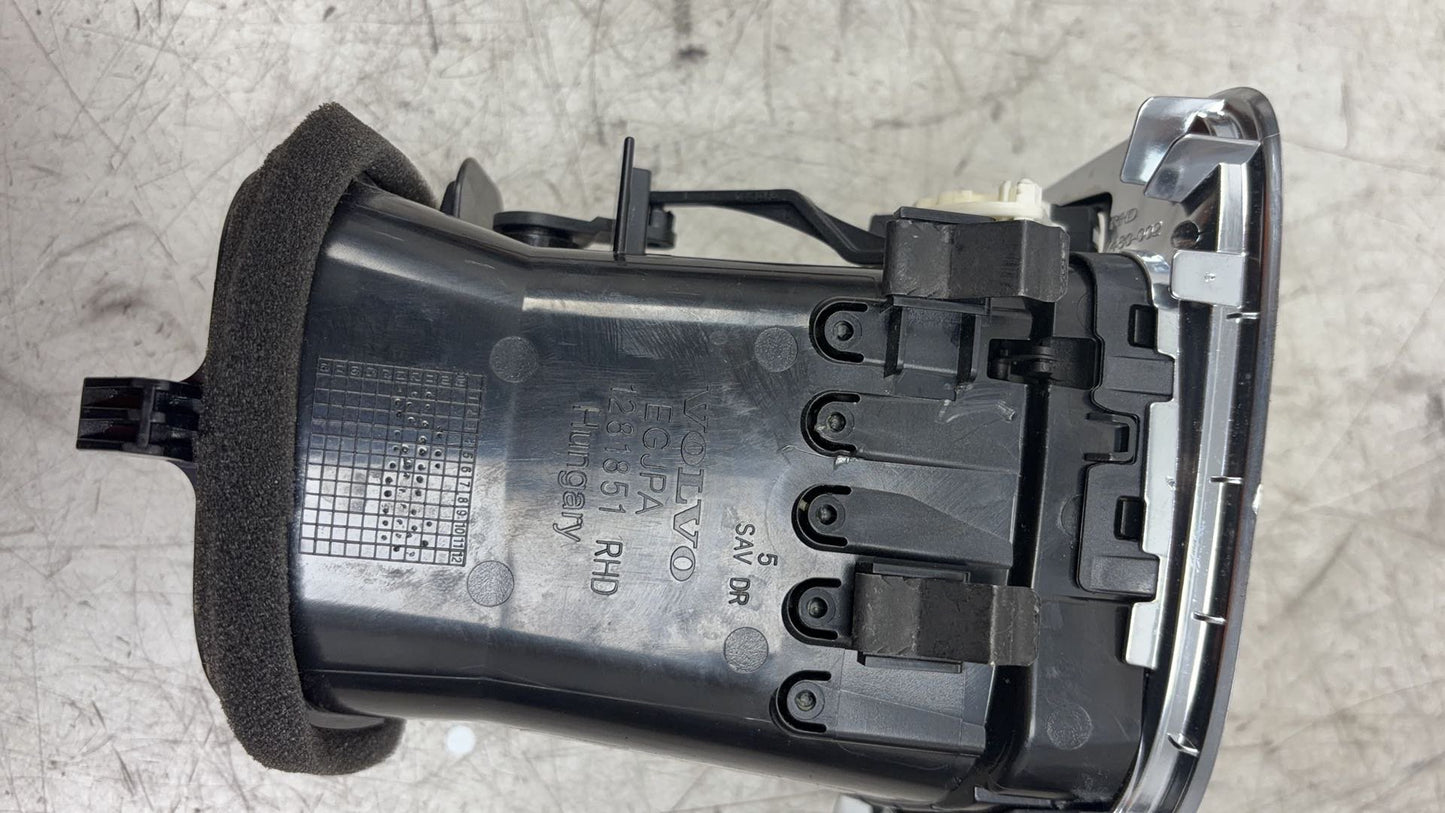 Volvo V40 Dashboard Air Vent 1281851 — photo 5
