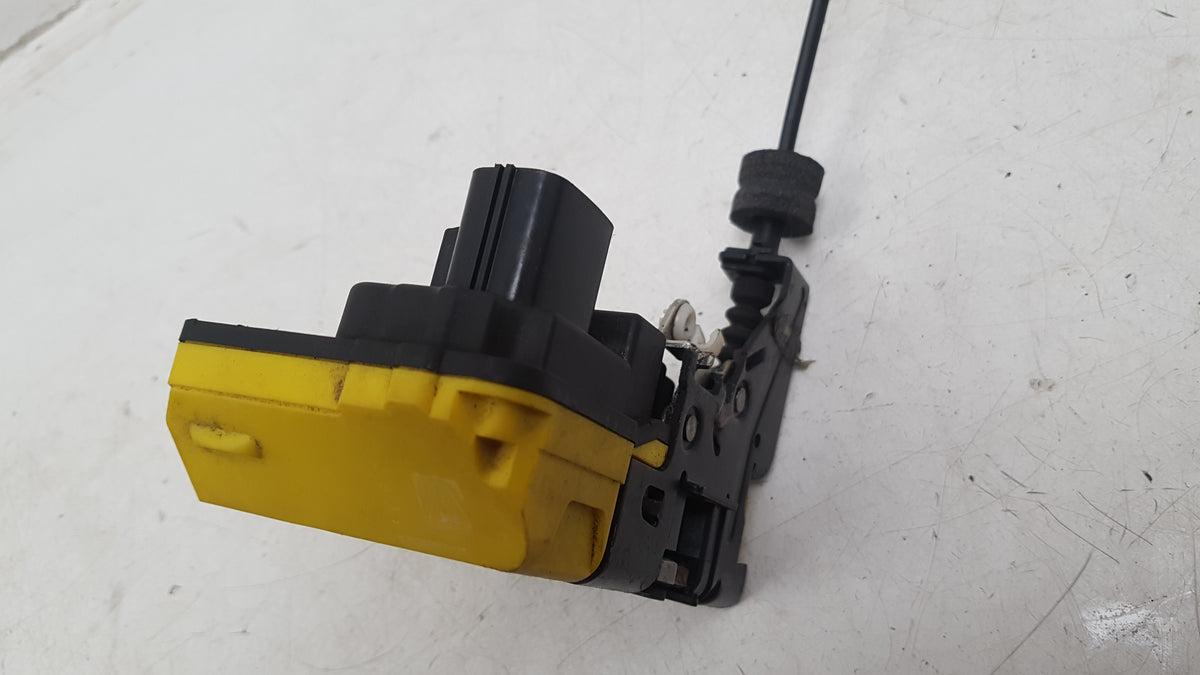 2005 Volvo V70 Front Passenger Door Lock Actuator 8650545
