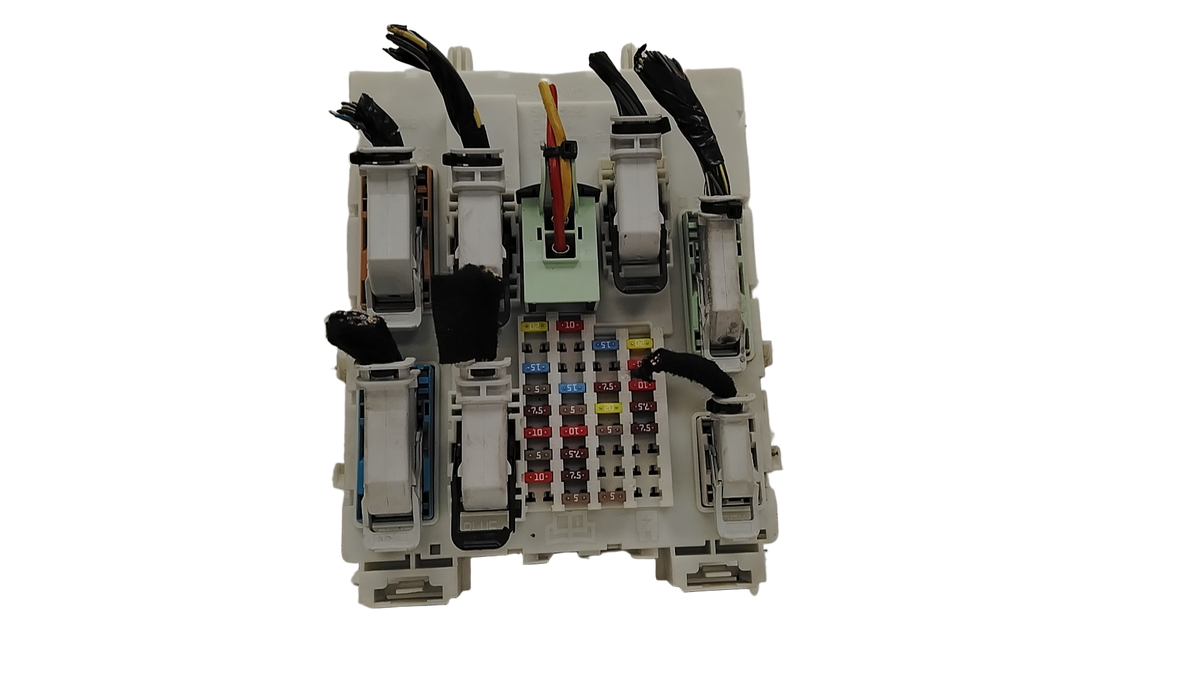 31394963 Volvo V40 D4 Rear Electronic Module Body ECU Fuse Box 2013-2015 1984cc Diesel