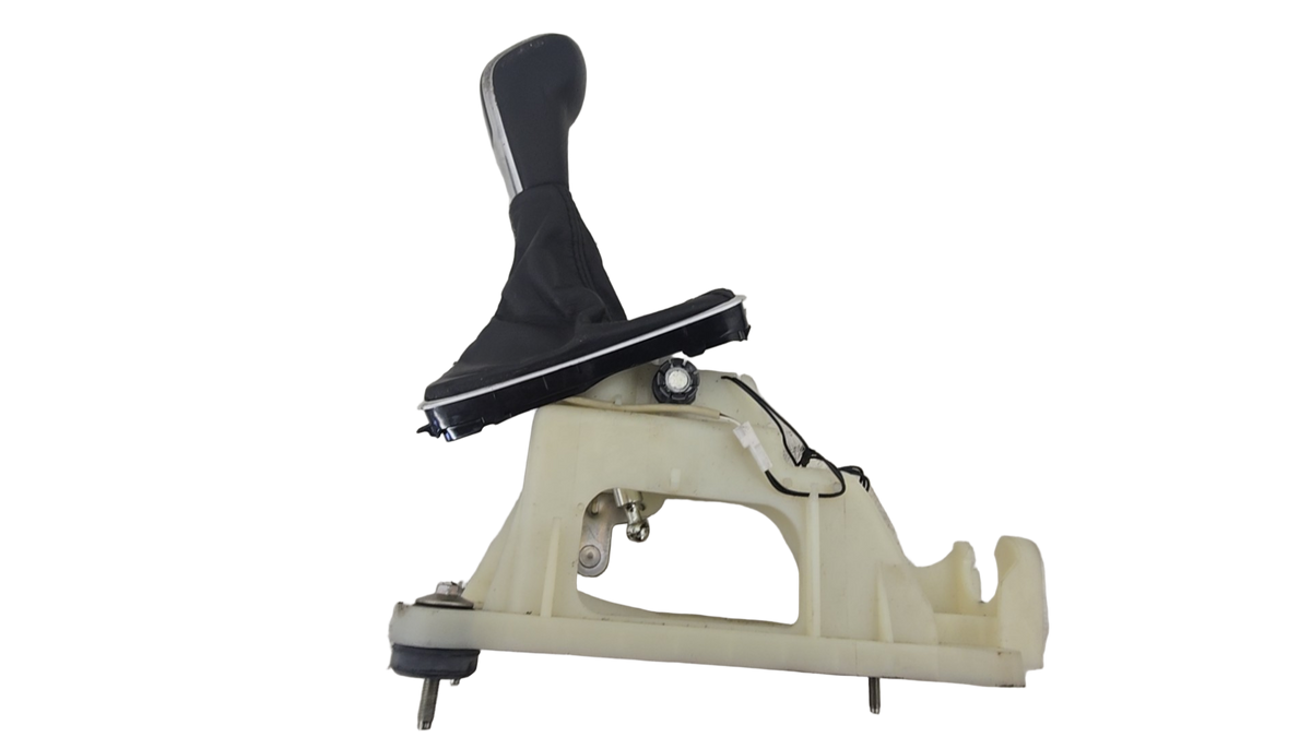 31367579 Genuine Volvo V40 Mk2 Gear Stick Selector 2014-2019 1969cc Diesel Manual