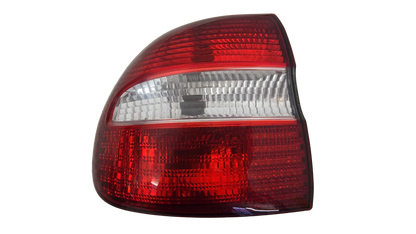 30621887 Volvo V40 Estate Rear Left Passenger Light Assembly 2000-2004 1587cc Petrol