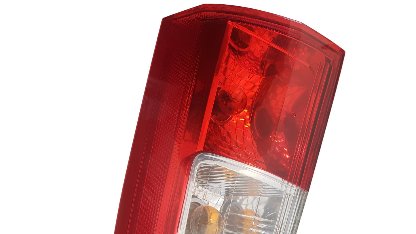 2003-2007 Volvo XC70 Rear Tail Light Driver Side 160986