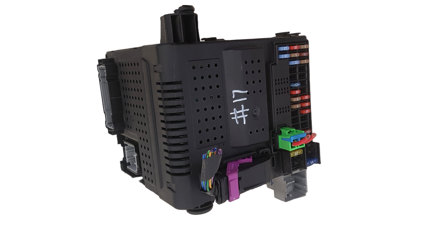 2003-2007 Volvo XC70 II Central Electronic Module 30786475