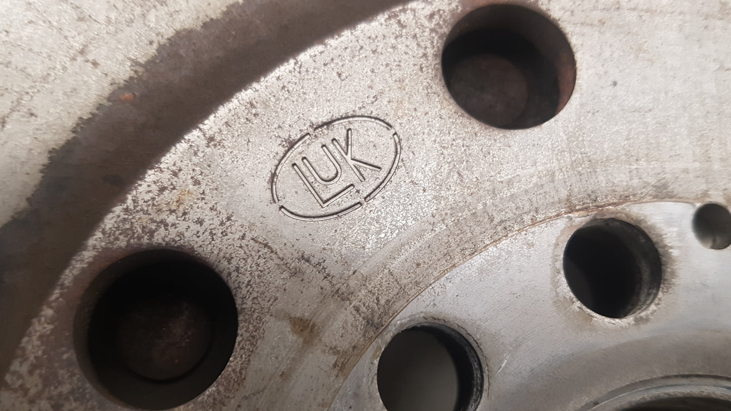2012-2015 Volvo V40 Dual Mass Flywheel 31401173