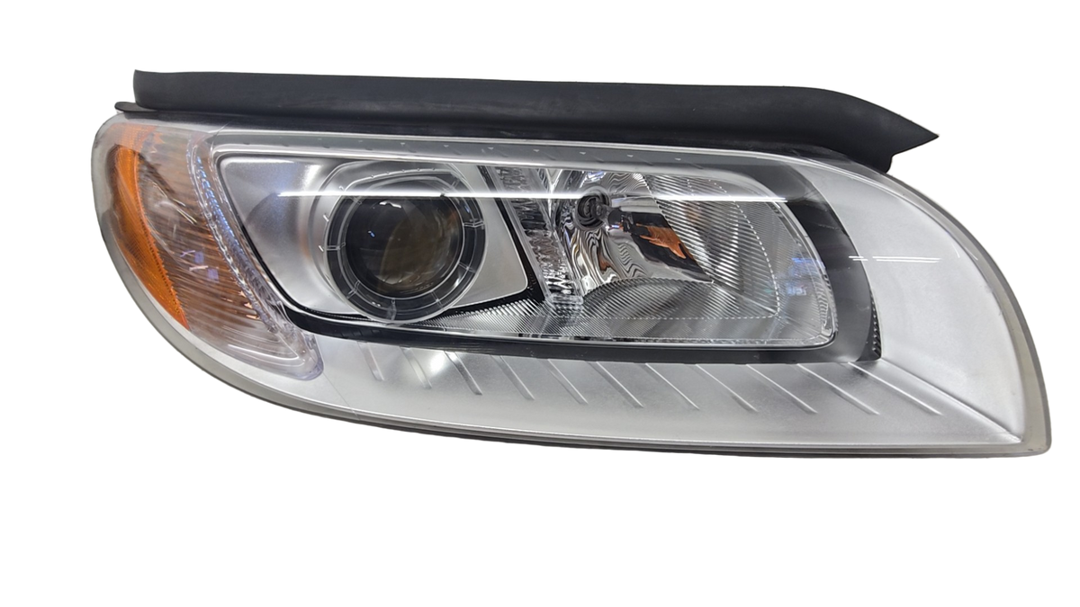 31214350 Genuine Volvo V70 III Right Xenon Headlight 2008–2011 — Also Fits XC70 2008–2014