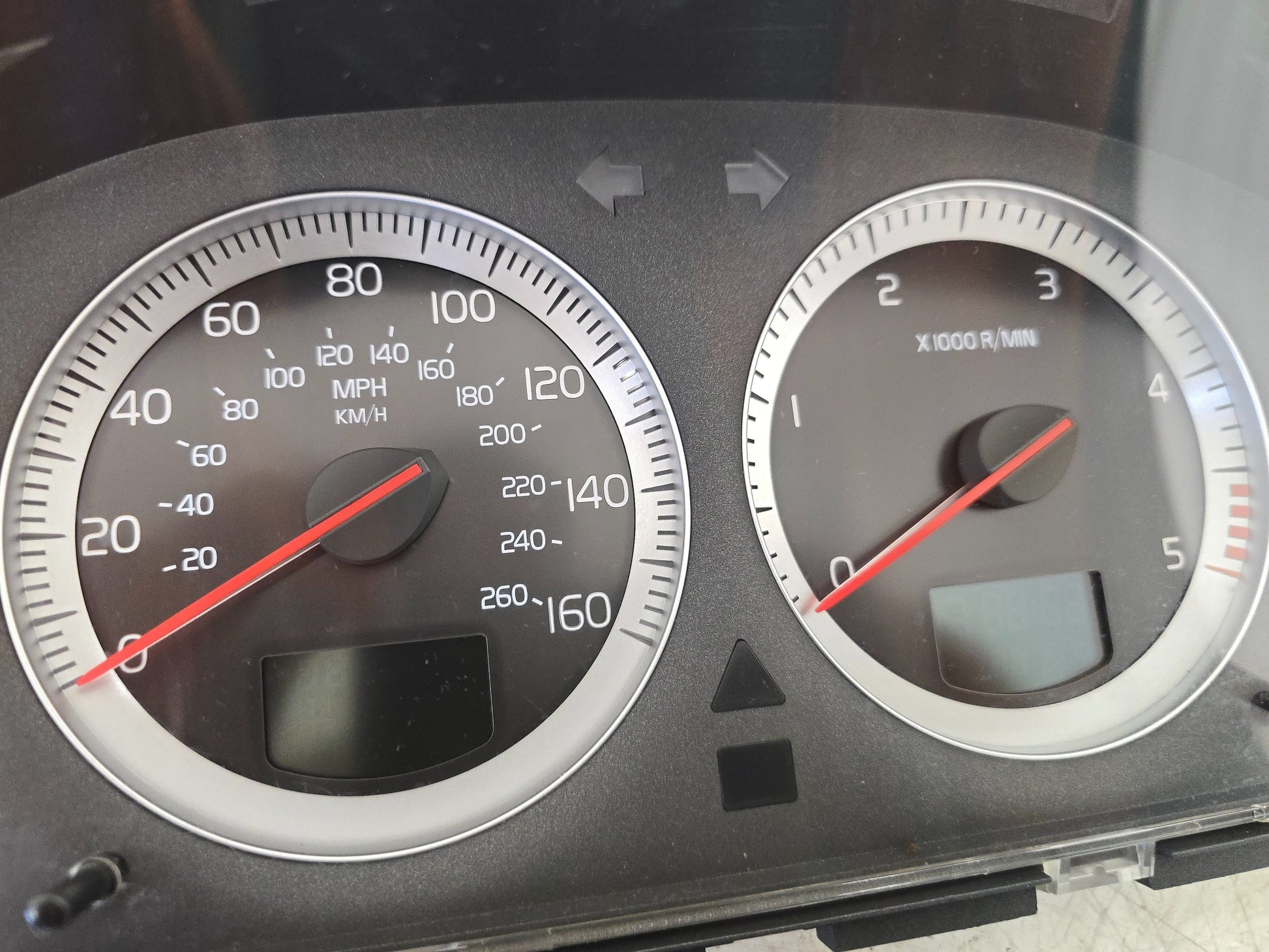 2006-2014 Volvo XC90 D5 Instrument Cluster 30765610