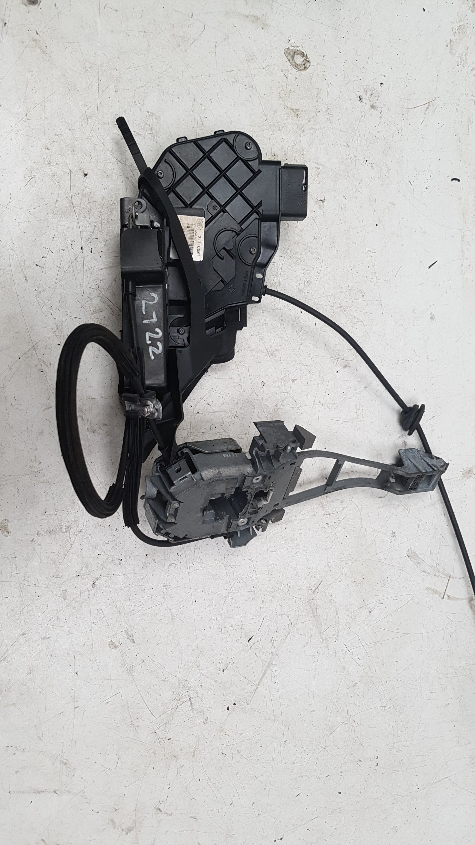 2006 Volvo C70 Left Front Door Lock Actuator 31416681