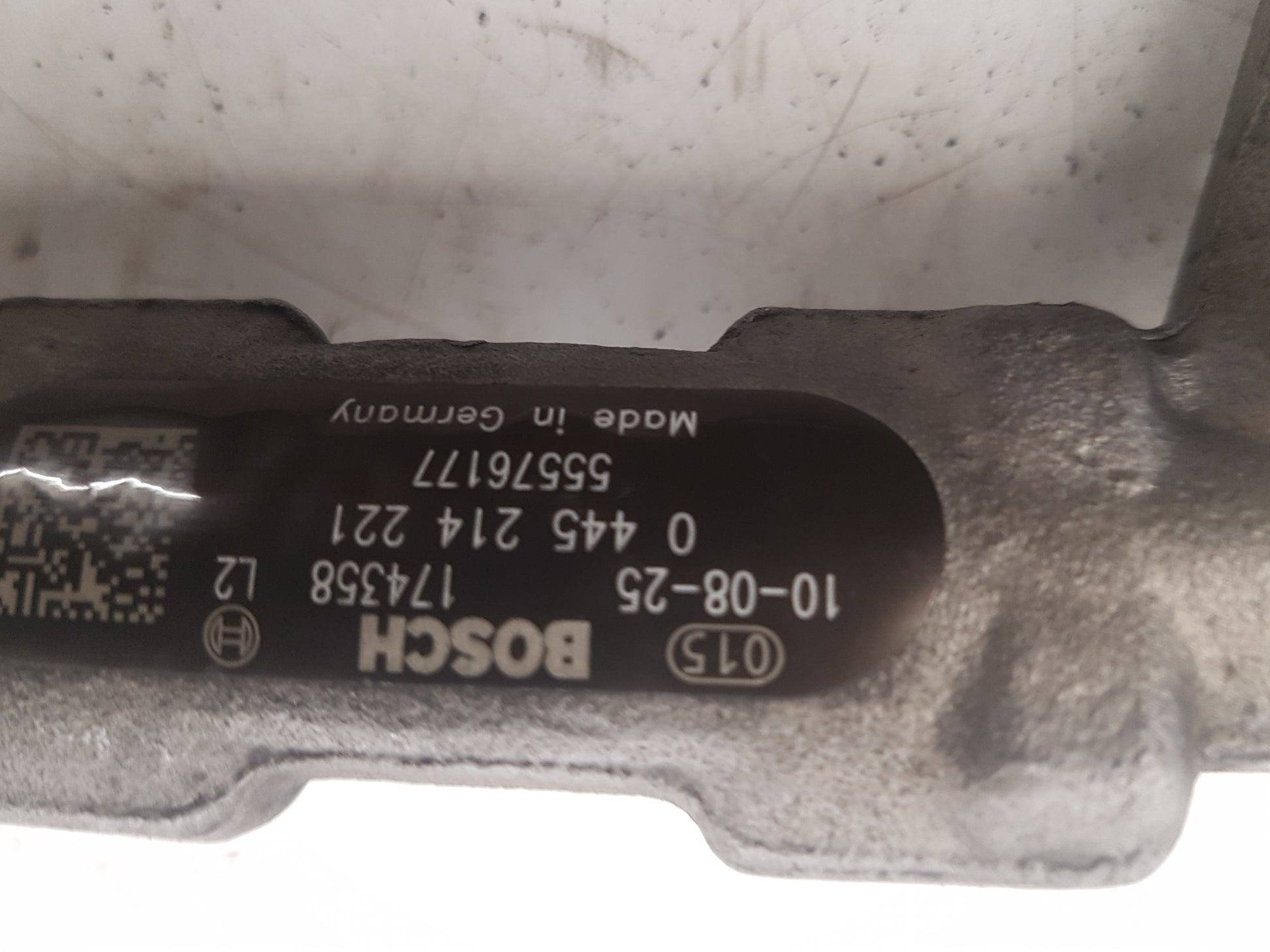2010-2012 Saab 9-5 High-Pressure Diesel Fuel Rail 0445214221 55576177