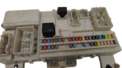 30765015 Volvo S40 CEM Central Electronic Module Fuse Relay Box 2004-2007 2.4 Petrol Automatic AWD