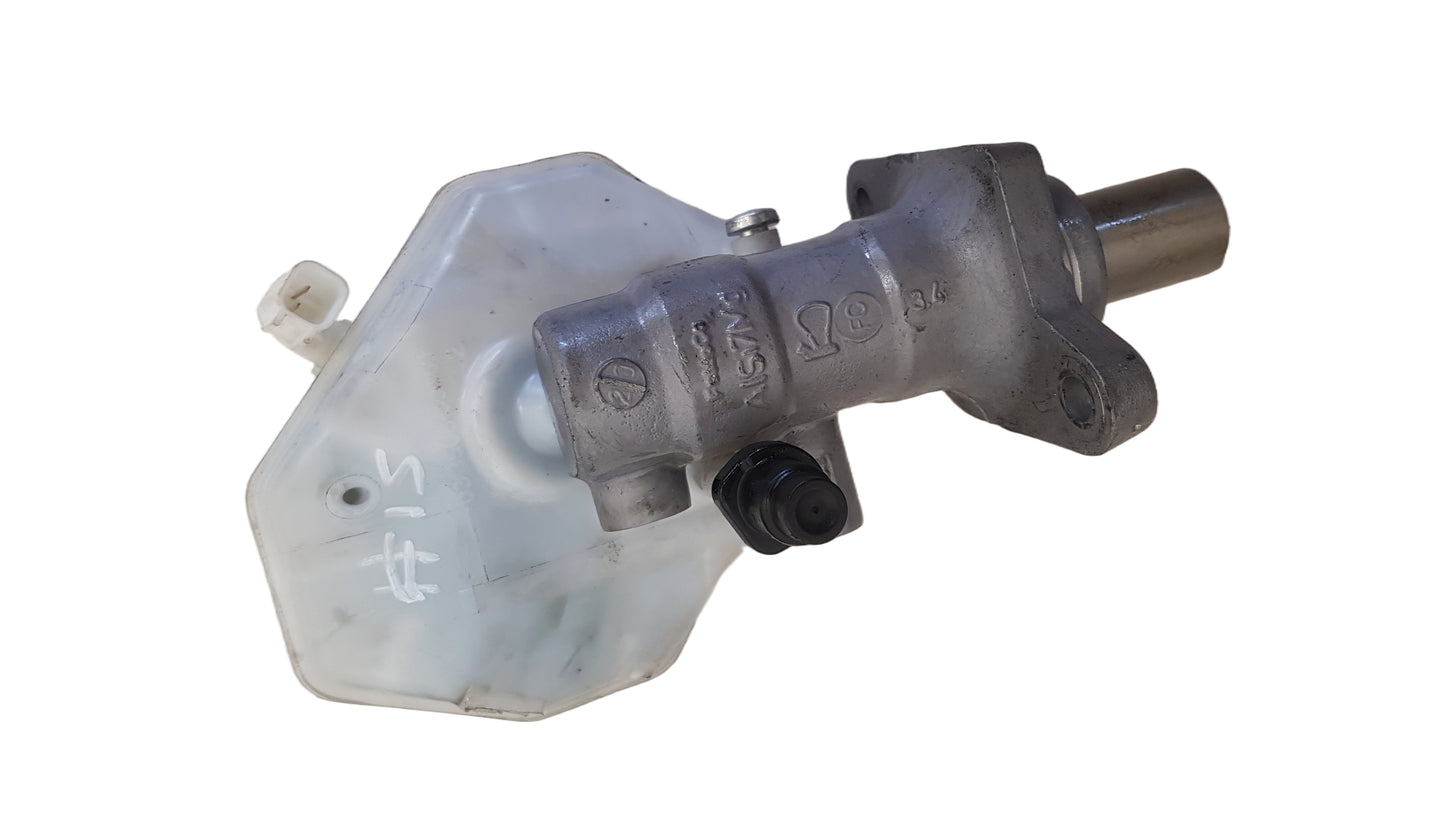 2008-2017 Volvo XC60 D5 2.4 Diesel Brake Master Cylinder 1213077