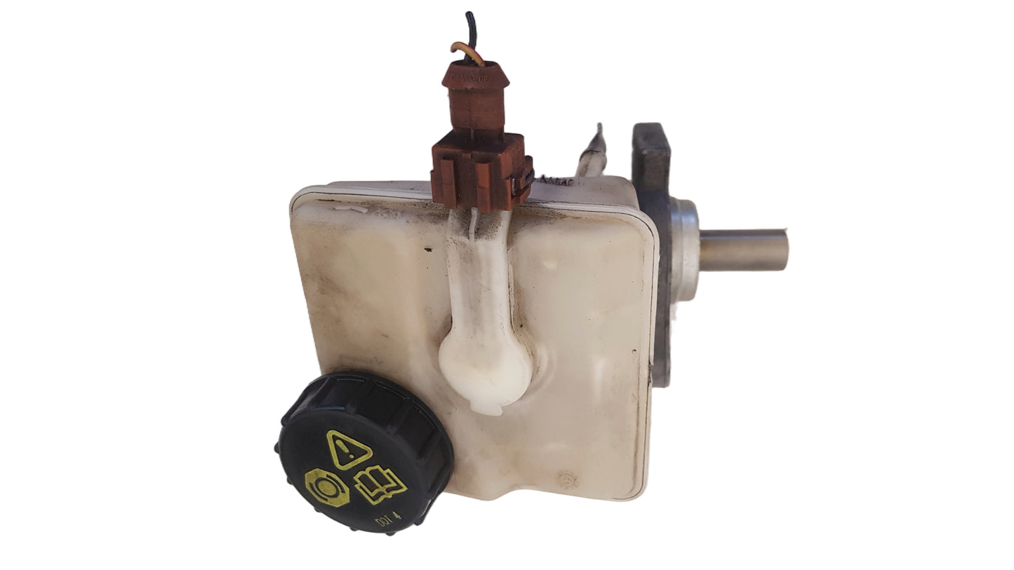 2003-2007 Volvo XC70 V70 XC90 Brake Master Cylinder 8646008