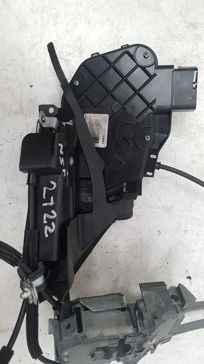 2006 Volvo C70 Left Front Door Lock Actuator 31416681