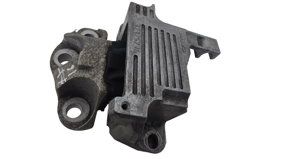 32325236 Volvo XC40 T3 Left Engine Mount 2018-2025 1477cc Petrol Automatic — VS Breakers