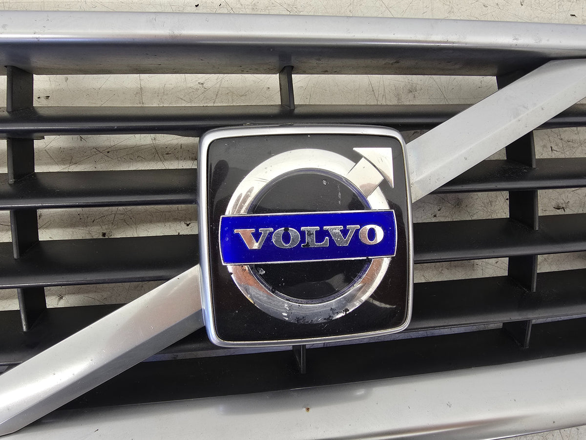 2008-2011 Volvo C30 Bumper Grille Silver 30657194