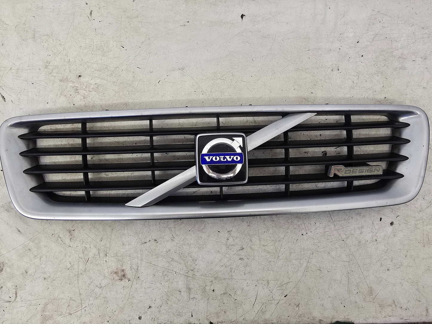 2008-2011 Volvo C30 Bumper Grille Silver 30657194