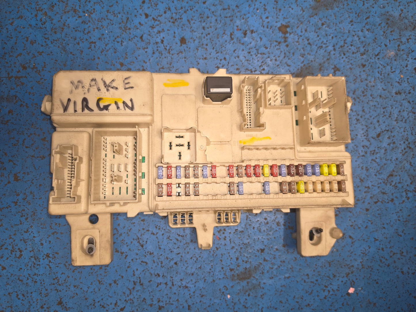 Volvo S40 2004-2012 CENTRAL ELECTRONIC MODULE (CEM) 31327215