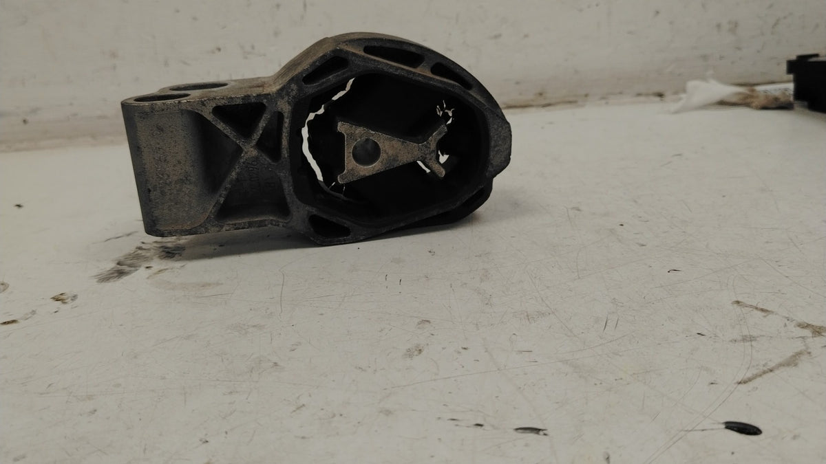 32137482 Volvo XC40 T3 Rear Engine Mount 2017-2026 1477cc Petrol Automatic Genuine