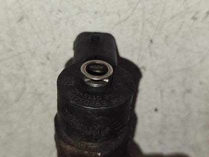 2006 Volvo XC90 D5 Fuel Injector 30750283