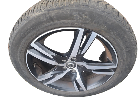 31423931 Volvo XC60 II 19" Diamond Cut Alloy Wheel 5x108 ET50.5 with 235/55/19 Michelin Cross Climate Tyre 2020-2026