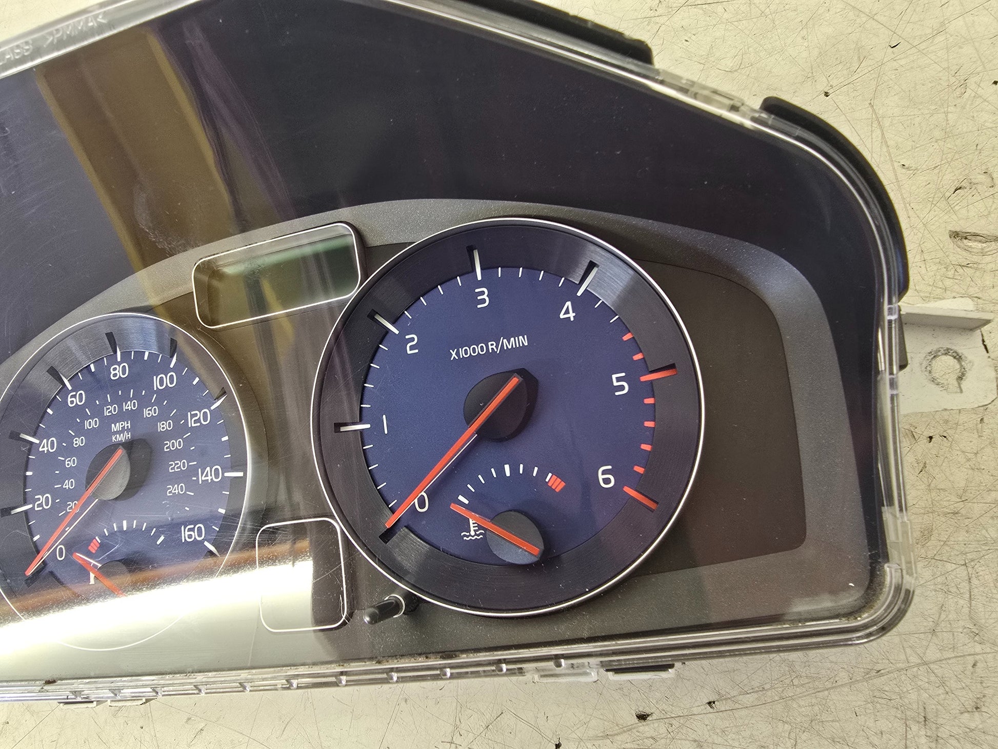 2007 Volvo C30 Instrument Cluster 30695705
