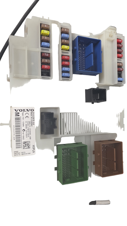 2007 Volvo C30 Rear Electronic Module REM Fuse Box 30732769