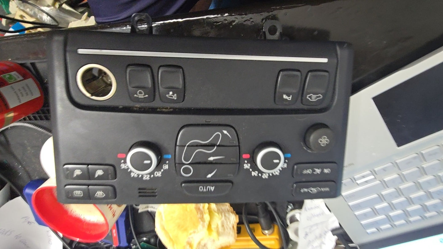 2010-2012 Volvo V60 D3 Heater AC Climate Controls 30782329