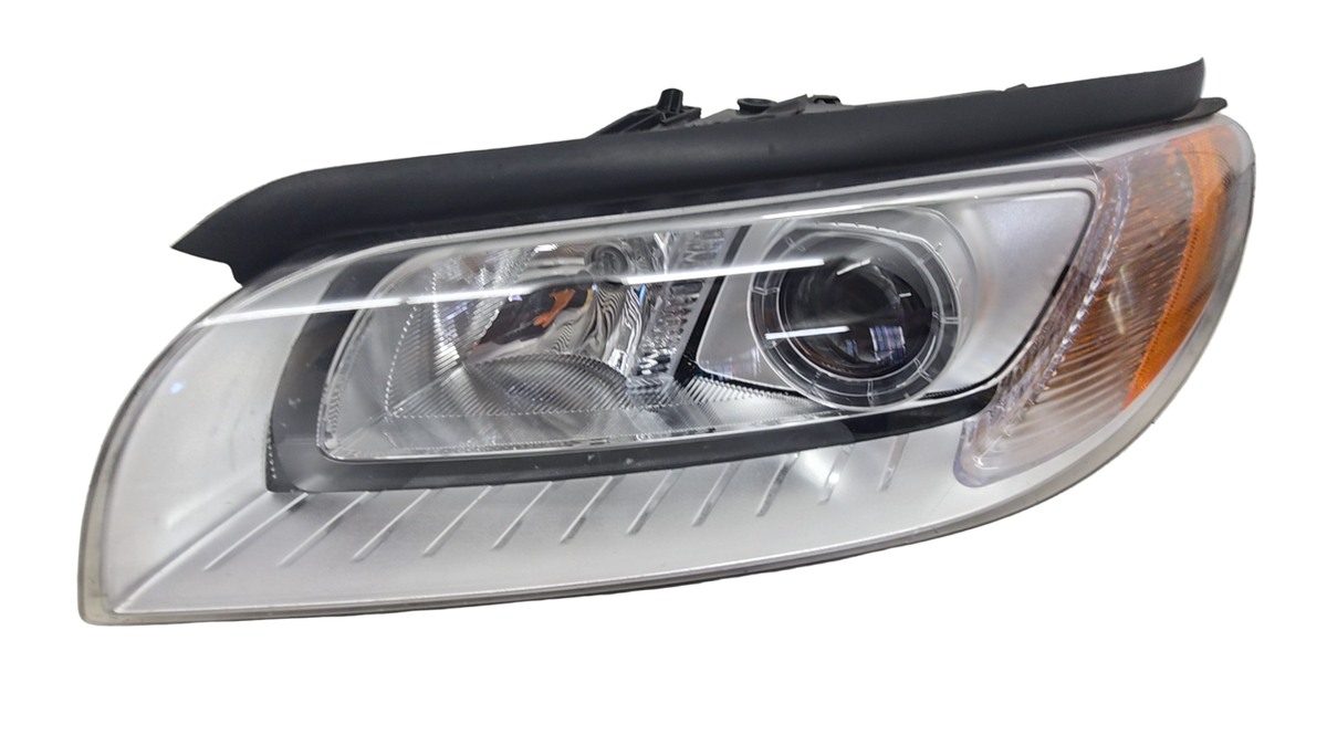 2008-2011 Volvo V70 III Xenon Headlight 31214349 Passenger Side No ABL Genuine