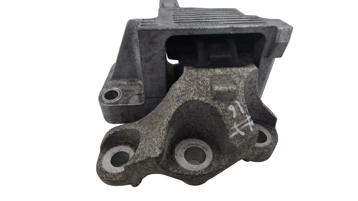 32325236 Volvo XC40 T3 Left Engine Mount 2018-2025 1477cc Petrol Automatic — VS Breakers