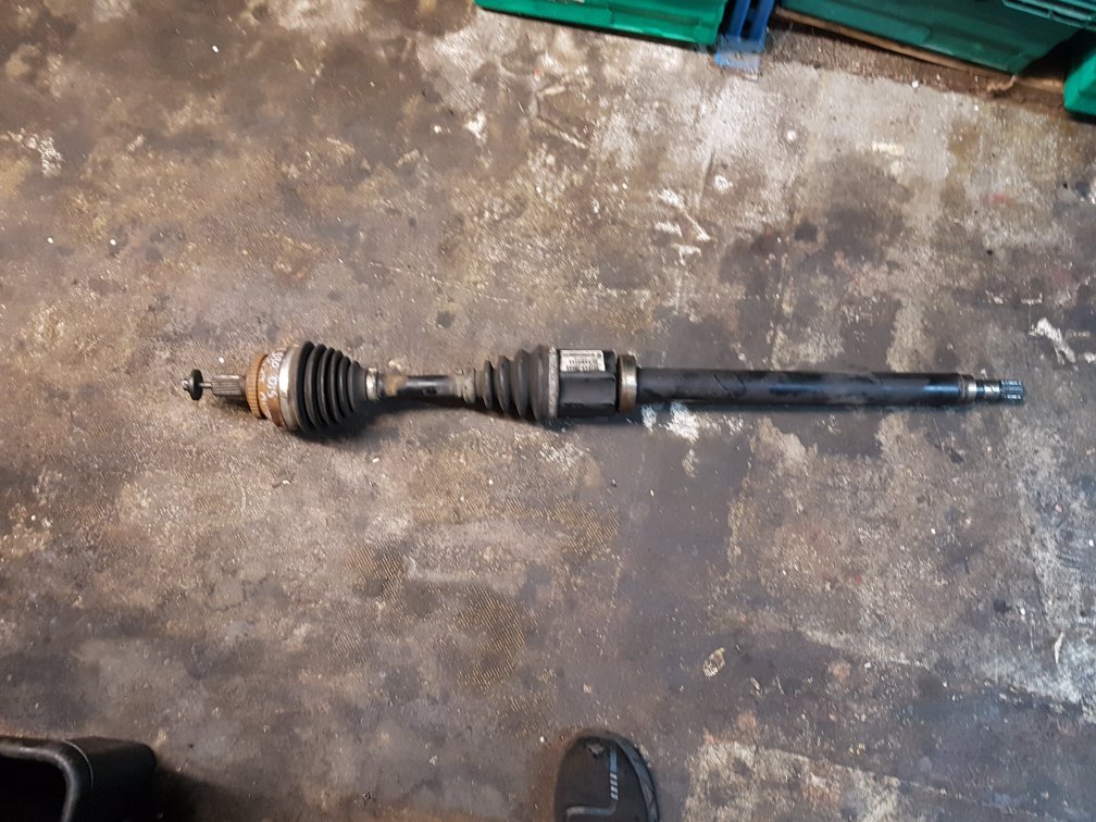 1999 - 2001 Volvo S80  Saloon Right Front Drive Axle 9181534