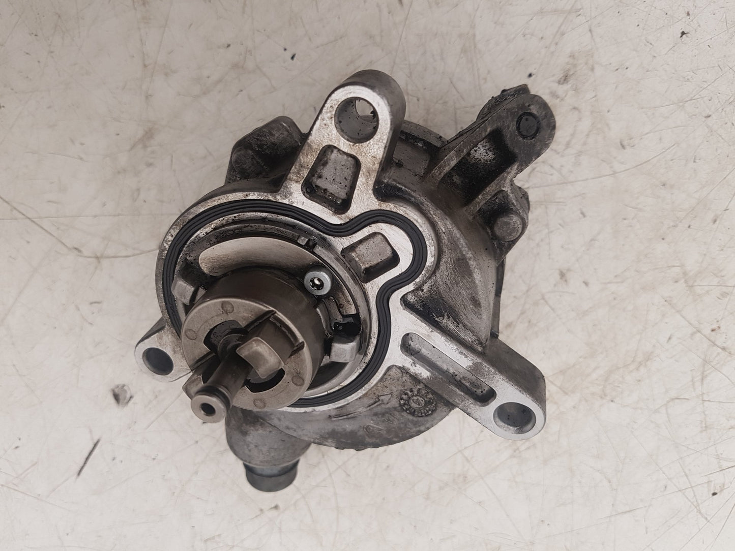 2004 - 2010 Volvo V50   Estate VOLVO BRAKE VACUUM PUMP 08699237