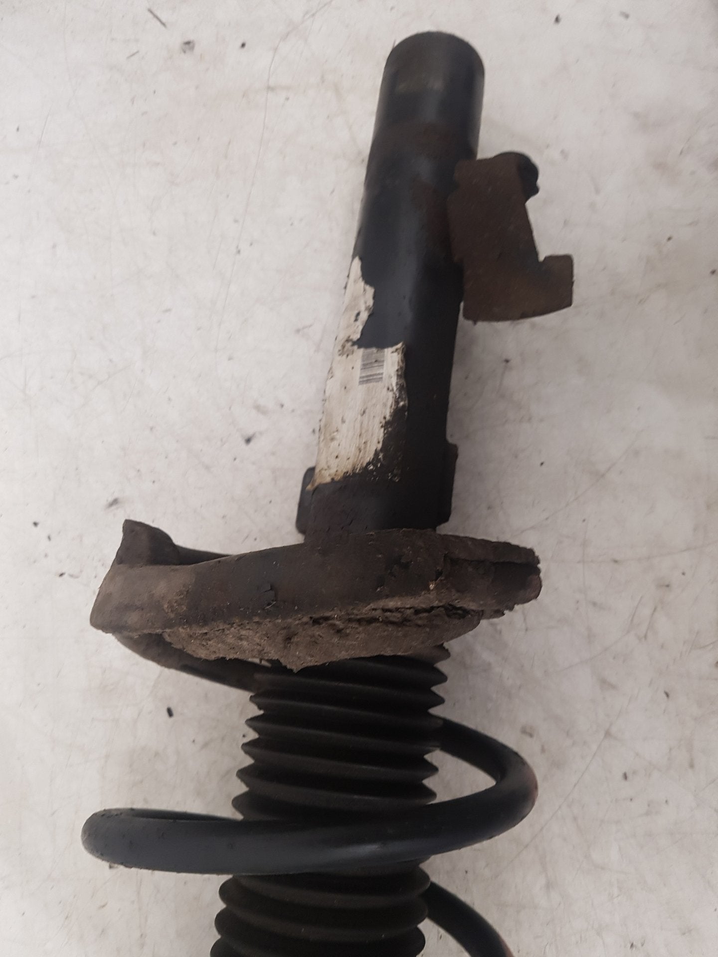 2004 - 2010 Volvo V50   Estate Left Front Shock Absorber 30736761