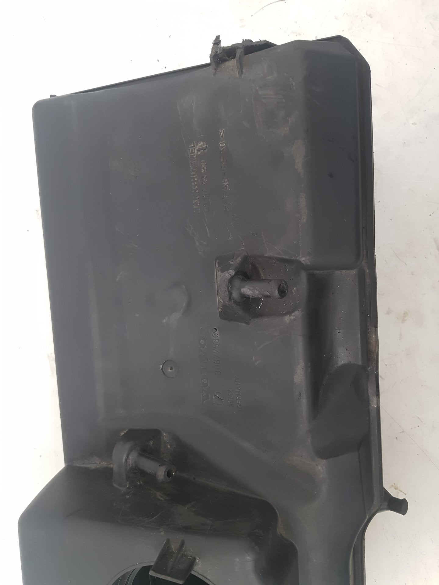 2007 - 2013 Volvo C70  Convertible Air Filter Box 30677533
