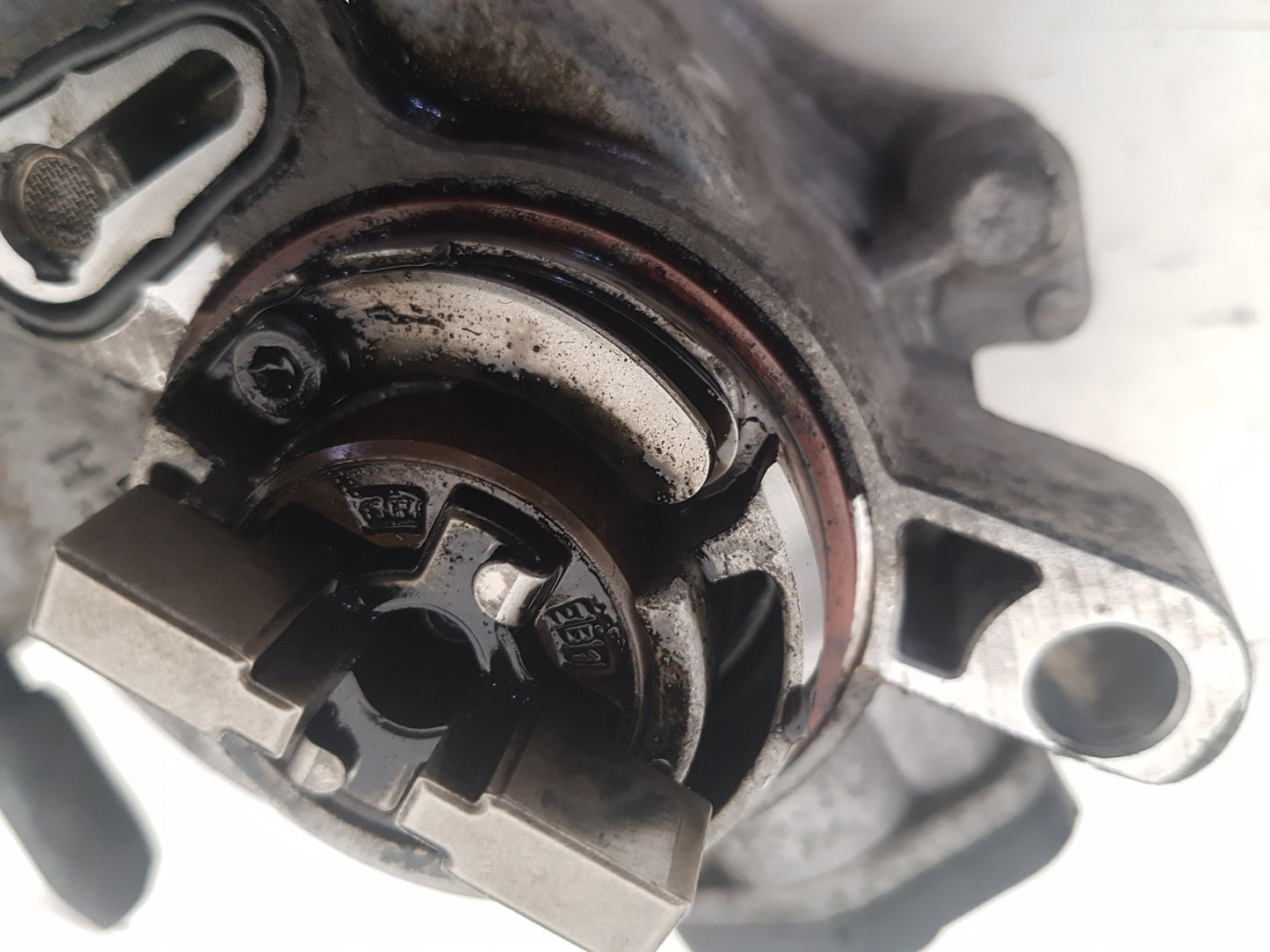 2010 - 2012 Volvo S40  Saloon Brake Vacuum Pump 9684786780