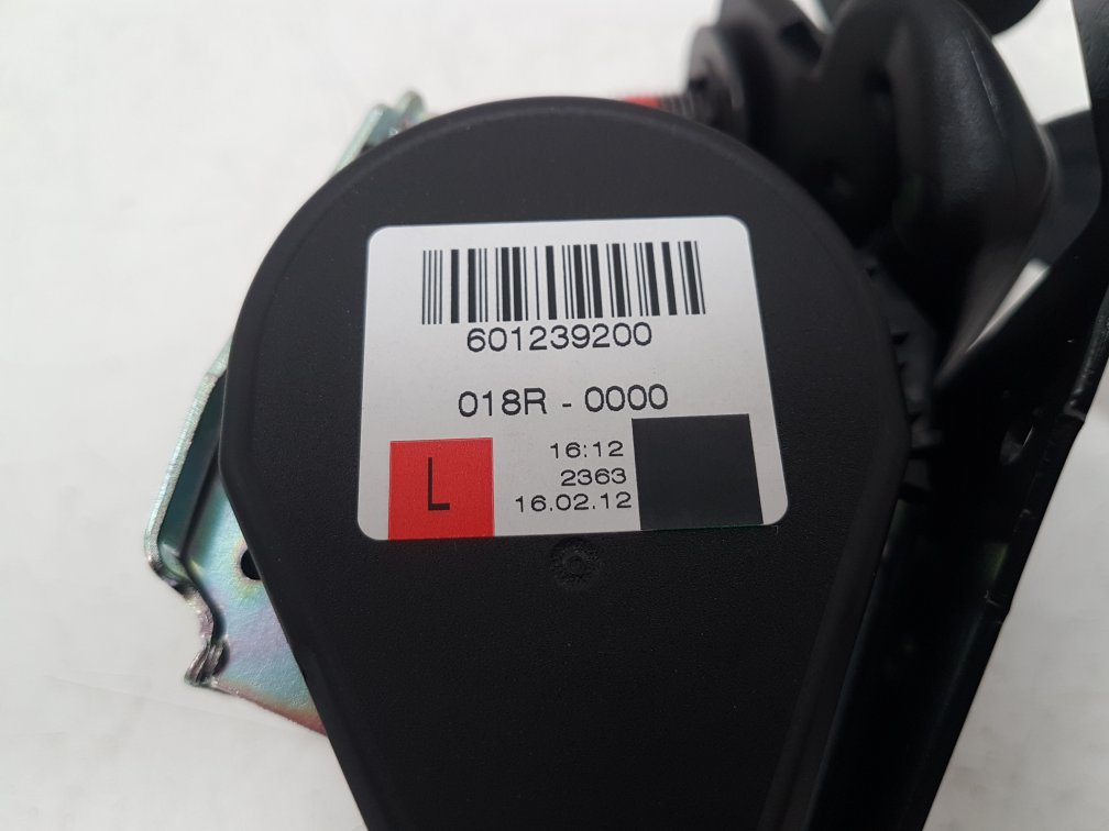 2003 - 2014 Volvo XC90   Left Rear Seat Belt 30676878